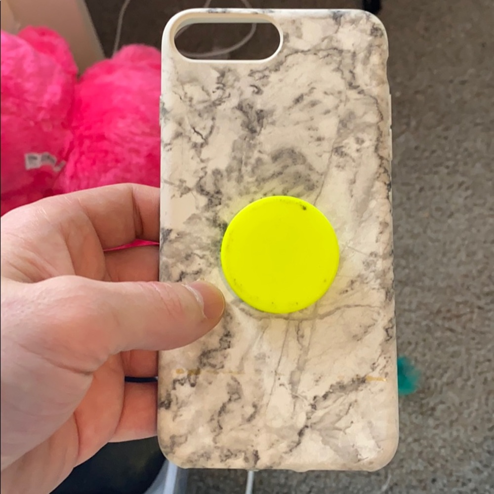 iPhone 8 Plus case with Pop Socket